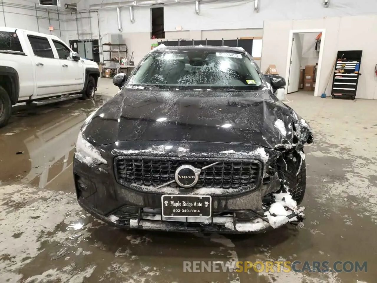 5 Photograph of a damaged car 7JRL12TL7RG298287 VOLVO S60 PLUS 2024