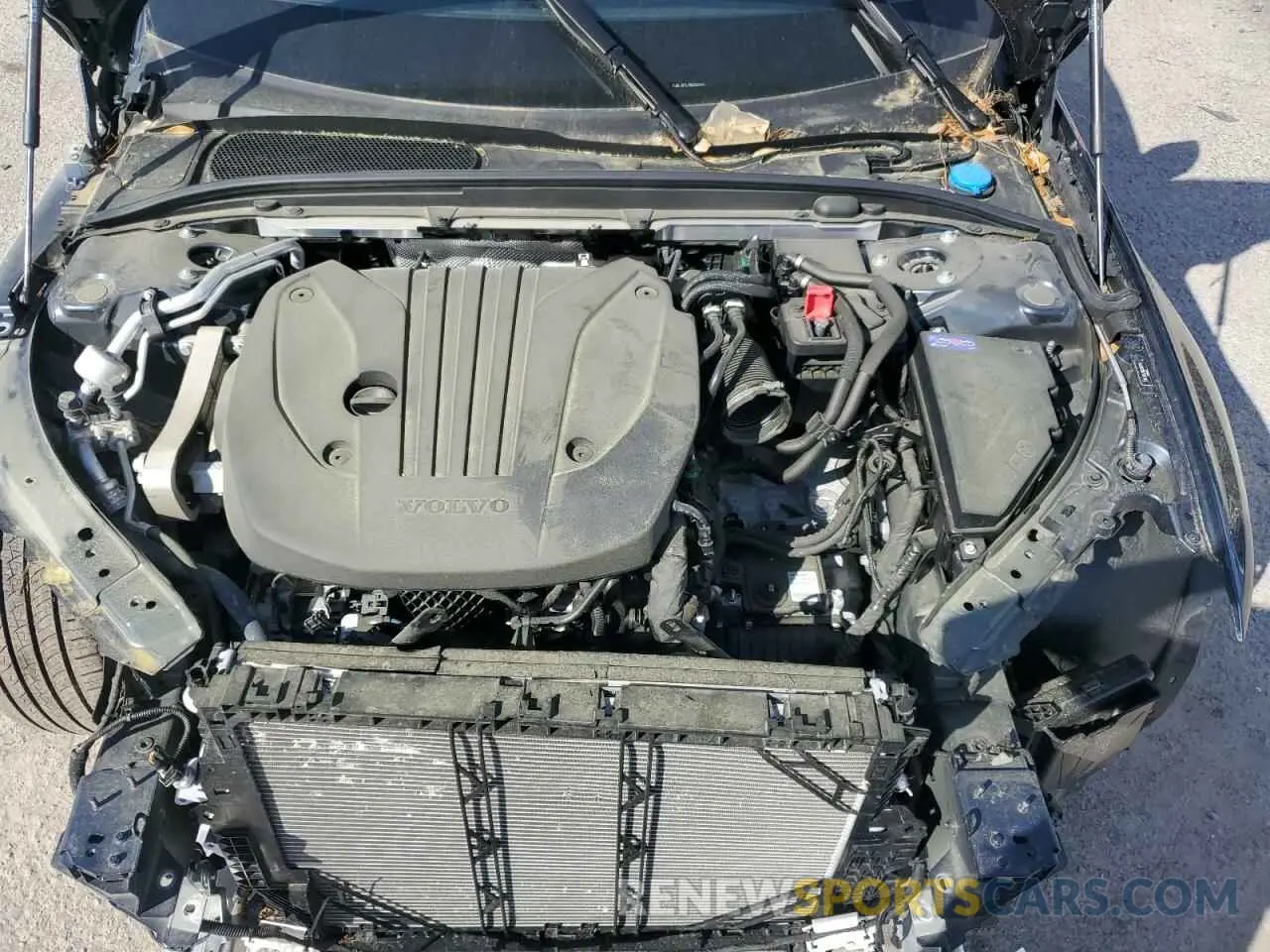 11 Photograph of a damaged car 7JRL12TL7RG322751 VOLVO S60 PLUS 2024