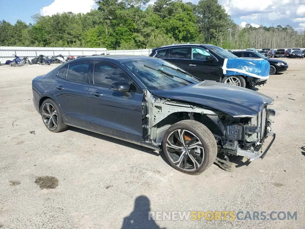 4 Photograph of a damaged car 7JRL12TL7RG322751 VOLVO S60 PLUS 2024