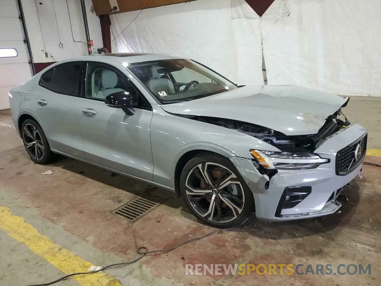 4 Фотография поврежденного автомобиля 7JRL12TL8RG282776 VOLVO S60 PLUS 2024
