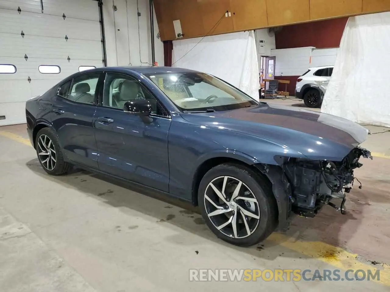 4 Фотография поврежденного автомобиля 7JRL12GC5SG368742 VOLVO S60 PLUS 2025
