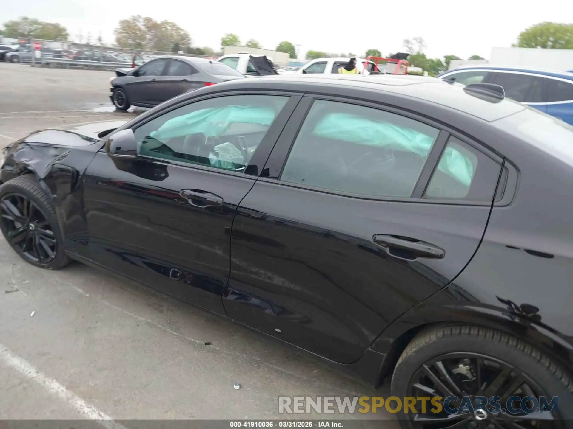 14 Photograph of a damaged car 7JRH60FD6NG192469 VOLVO S60 RECHARGE PLUG-IN HYBRID 2022