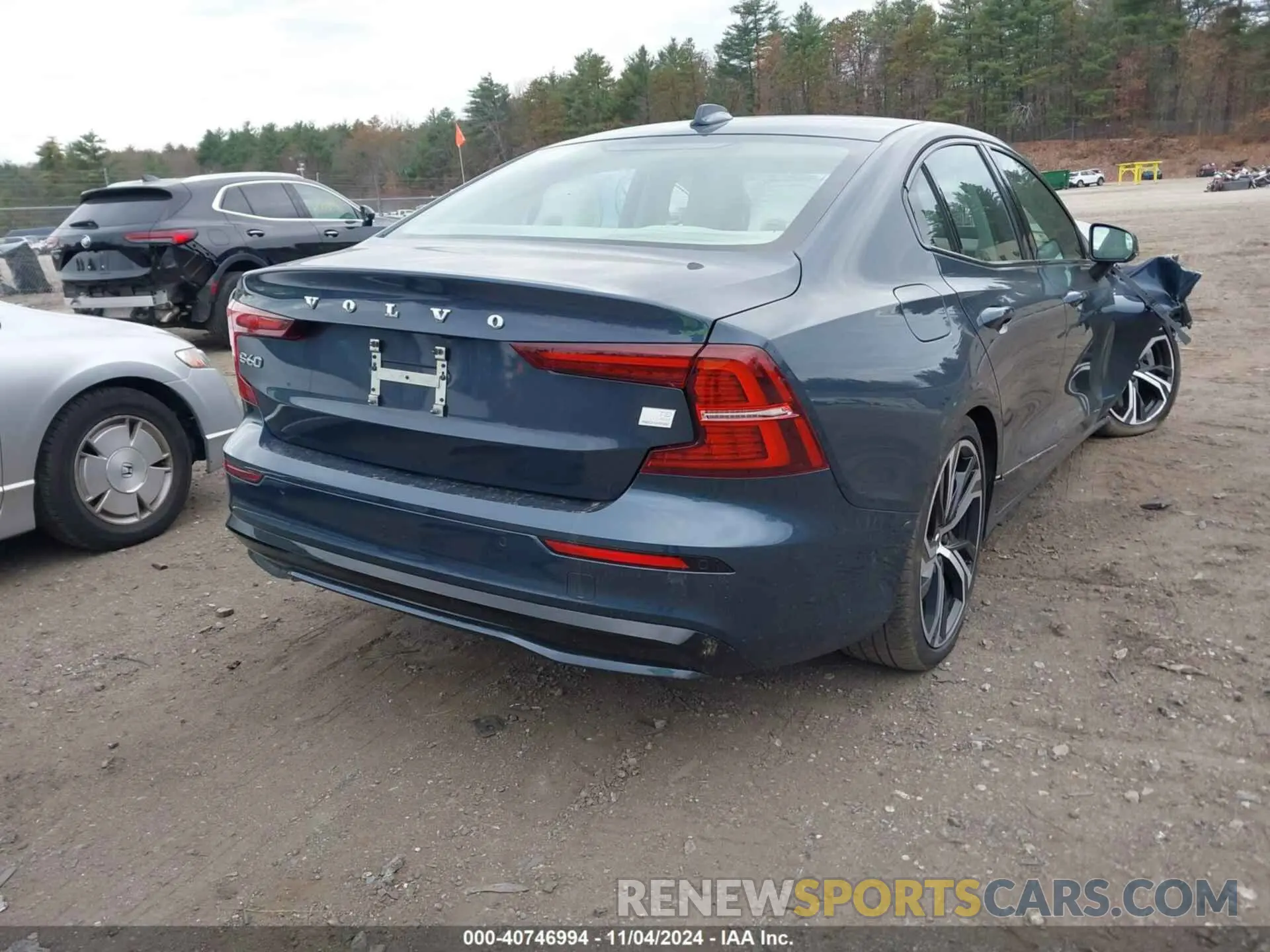 4 Photograph of a damaged car 7JRH60FW7PG253042 VOLVO S60 RECHARGE PLUG-IN HYBRID 2023