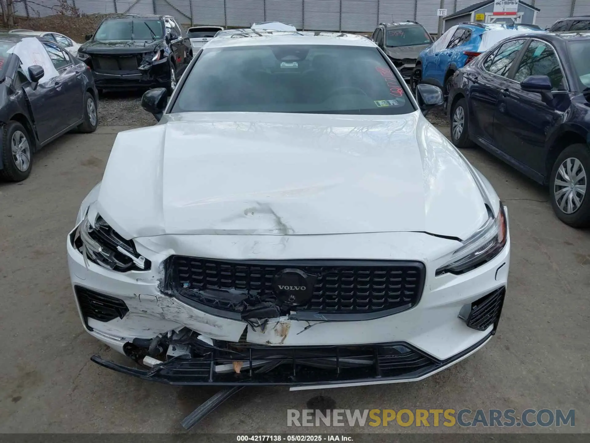 12 Photograph of a damaged car 7JRH60FH8RG290119 VOLVO S60 RECHARGE PLUG-IN HYBRID 2024