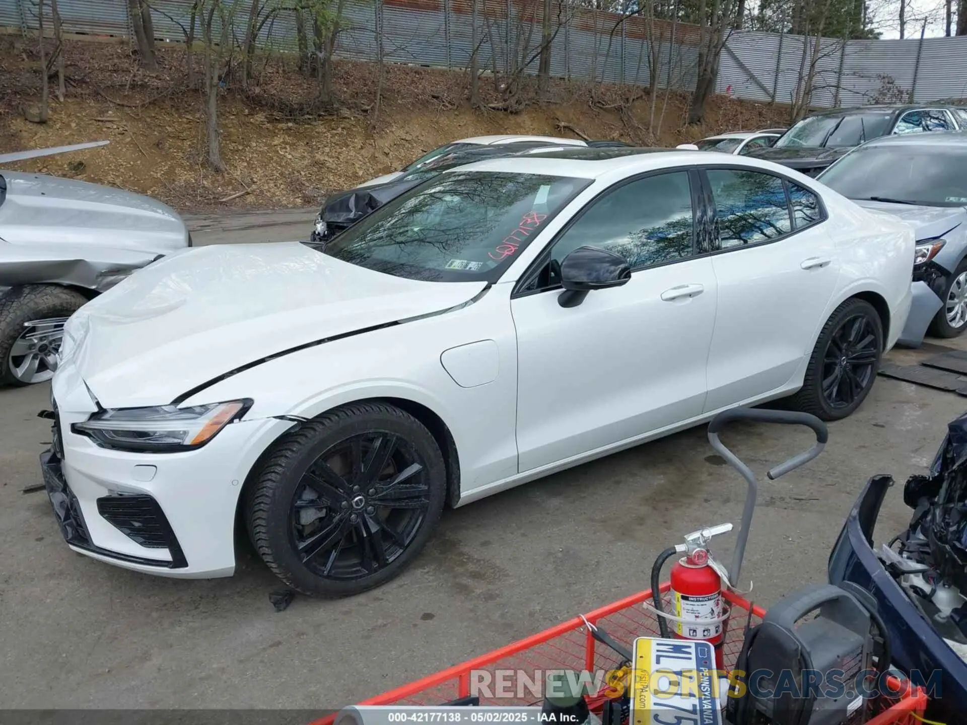 2 Photograph of a damaged car 7JRH60FH8RG290119 VOLVO S60 RECHARGE PLUG-IN HYBRID 2024