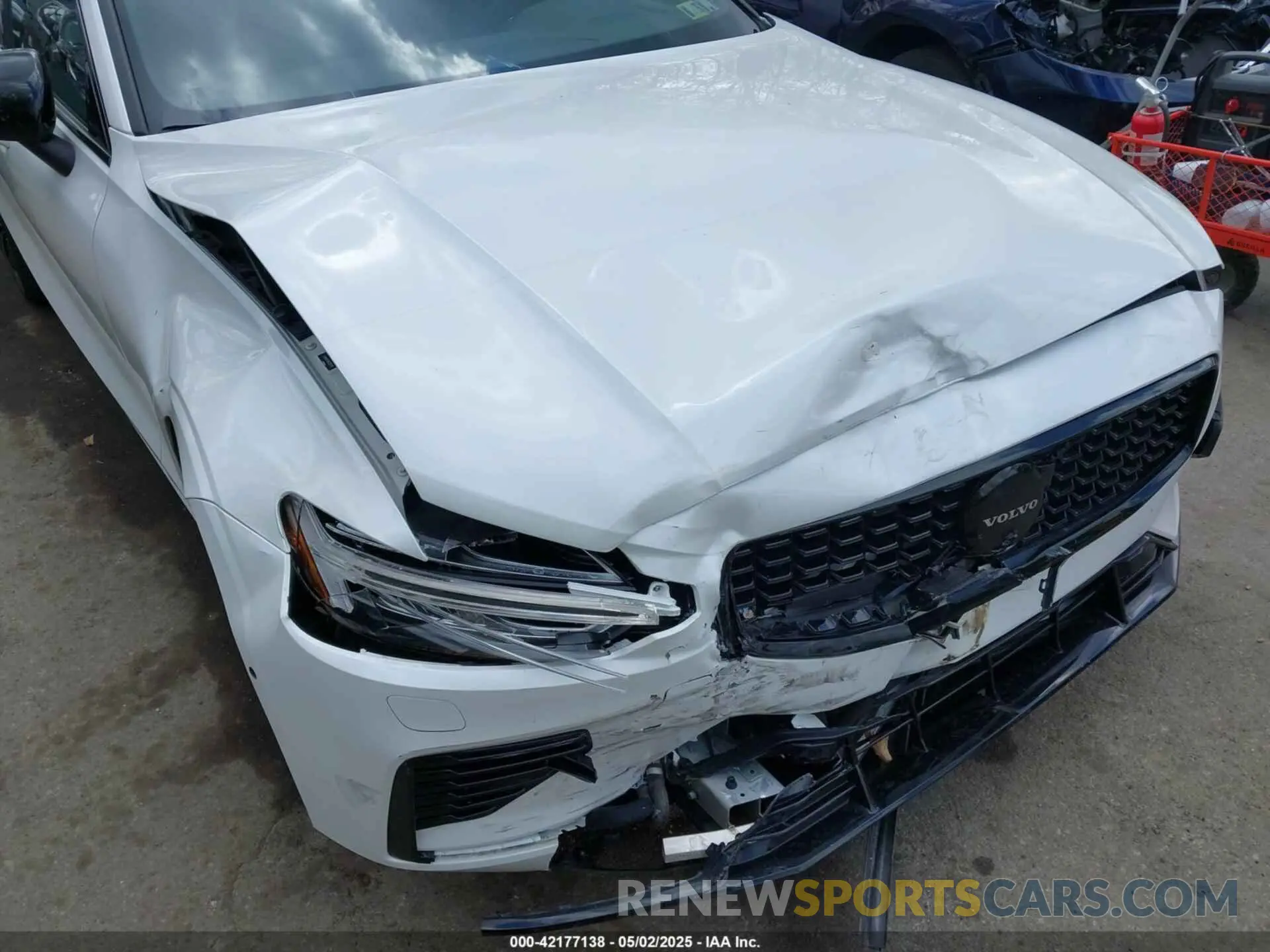 6 Photograph of a damaged car 7JRH60FH8RG290119 VOLVO S60 RECHARGE PLUG-IN HYBRID 2024