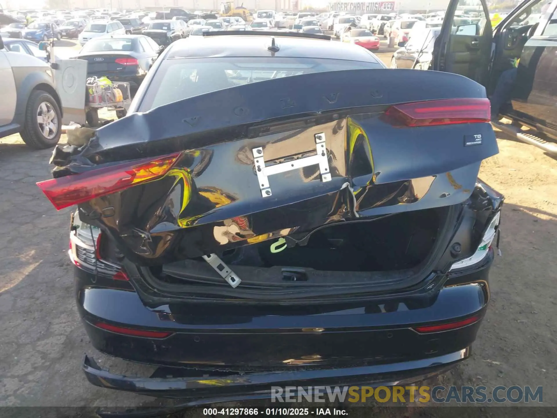 17 Фотография поврежденного автомобиля 7JRH60FH9RG311382 VOLVO S60 RECHARGE PLUG-IN HYBRID 2024