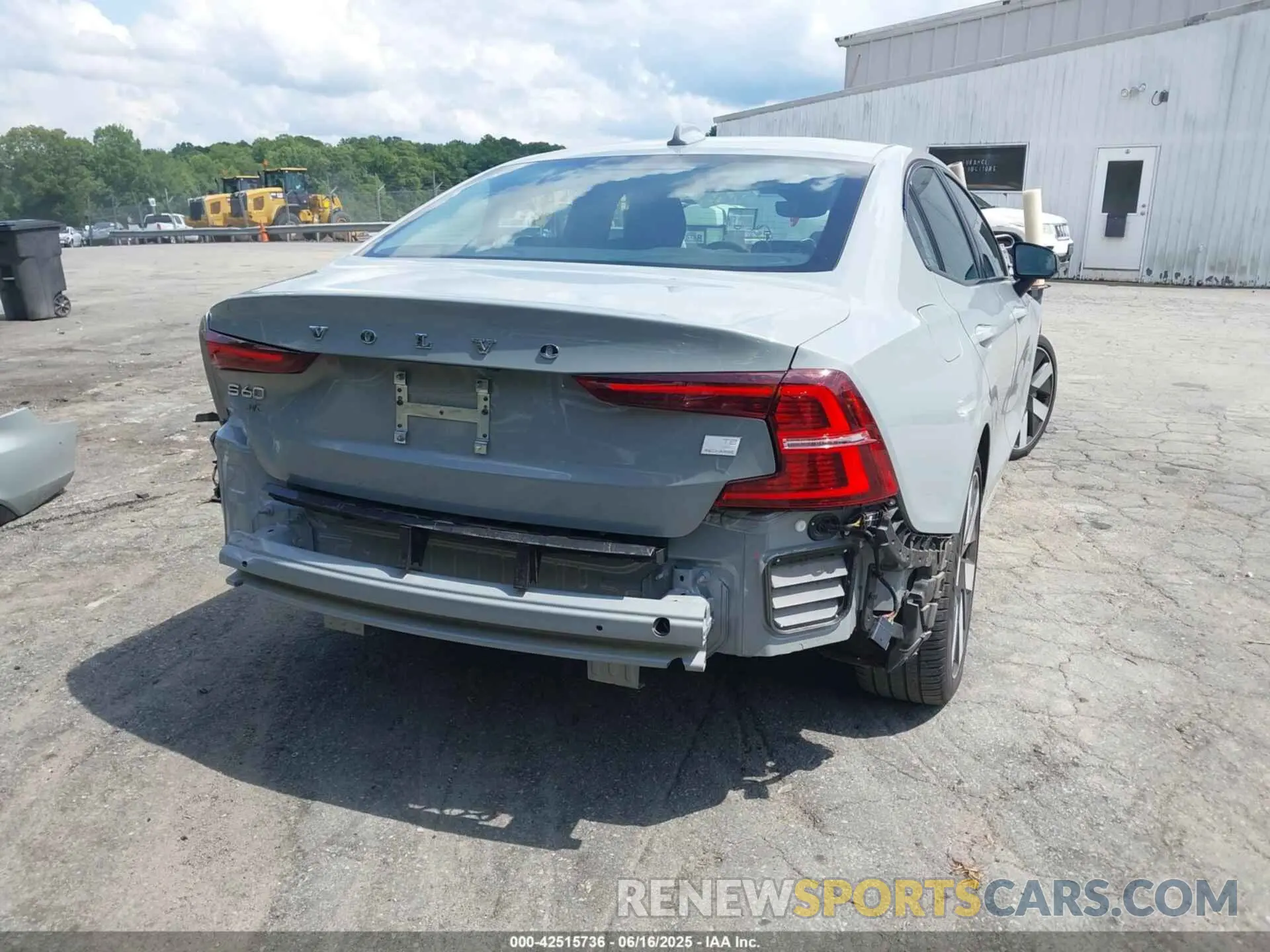 17 Фотография поврежденного автомобиля 7JRH60FL5RG305681 VOLVO S60 RECHARGE PLUG-IN HYBRID 2024