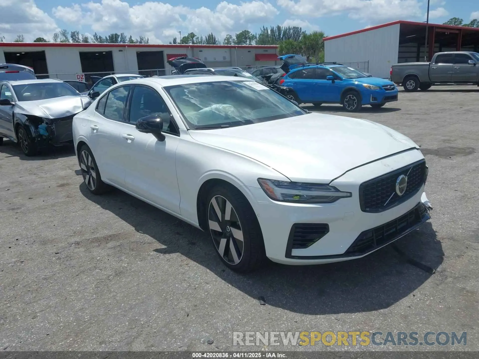 1 Photograph of a damaged car 7JRH60FL6RG297087 VOLVO S60 RECHARGE PLUG-IN HYBRID 2024