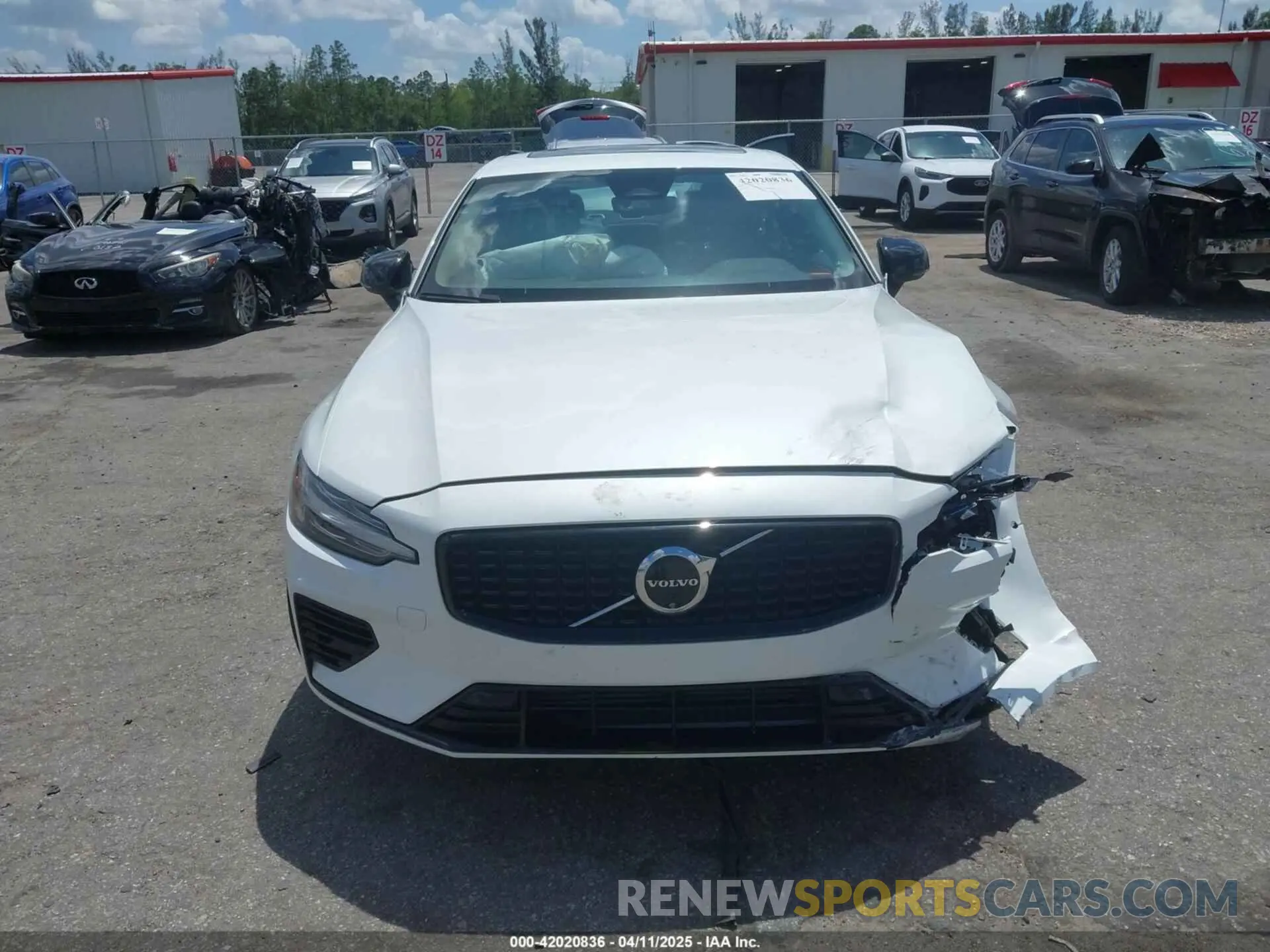 12 Photograph of a damaged car 7JRH60FL6RG297087 VOLVO S60 RECHARGE PLUG-IN HYBRID 2024