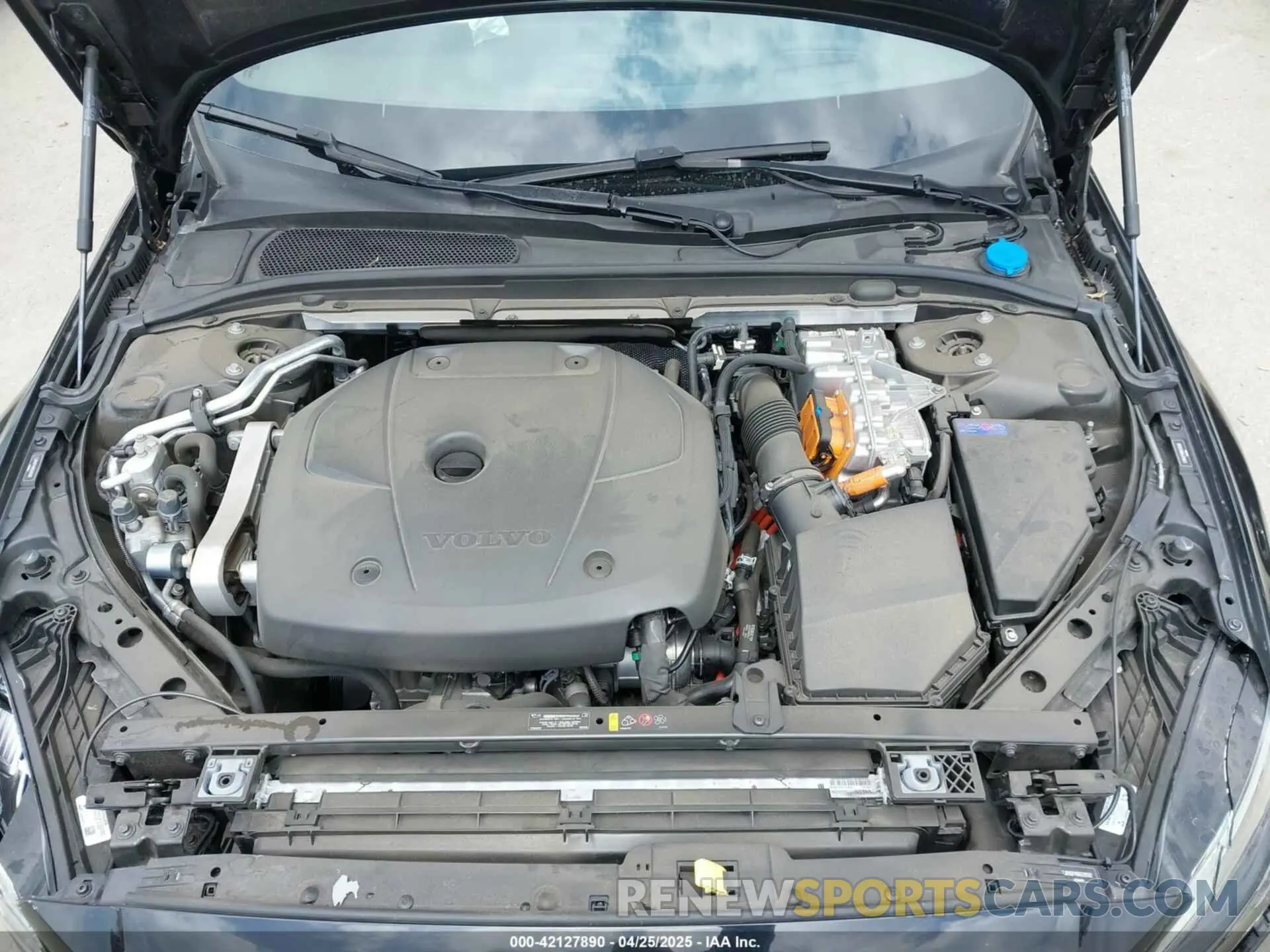 10 Photograph of a damaged car 7JRH60FM6RG299592 VOLVO S60 RECHARGE PLUG-IN HYBRID 2024