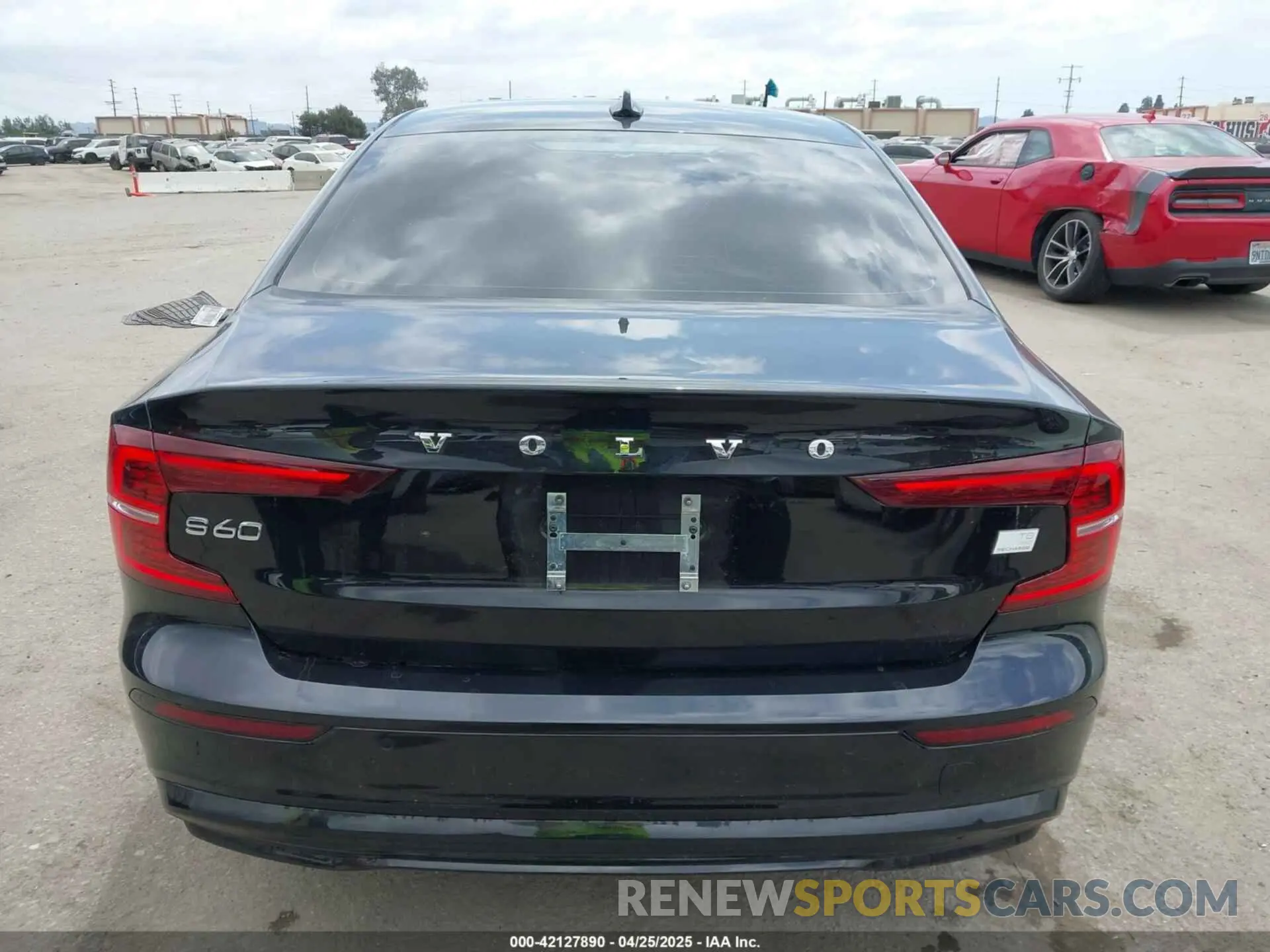16 Photograph of a damaged car 7JRH60FM6RG299592 VOLVO S60 RECHARGE PLUG-IN HYBRID 2024