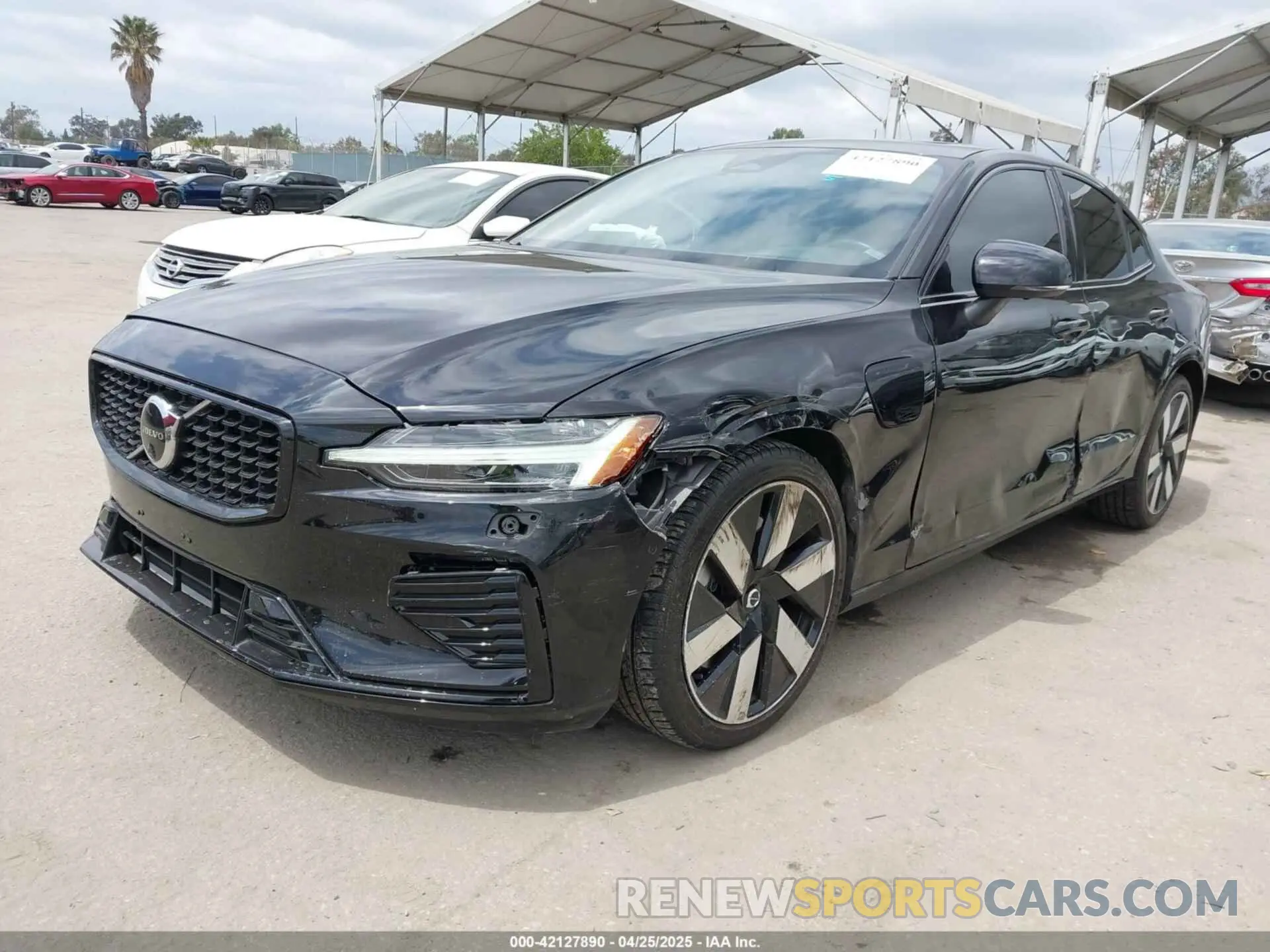 2 Photograph of a damaged car 7JRH60FM6RG299592 VOLVO S60 RECHARGE PLUG-IN HYBRID 2024