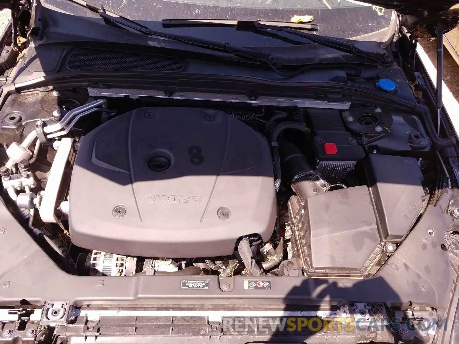 7 Photograph of a damaged car 7JR102FK2KG017211 VOLVO S60 T5 MOM 2019