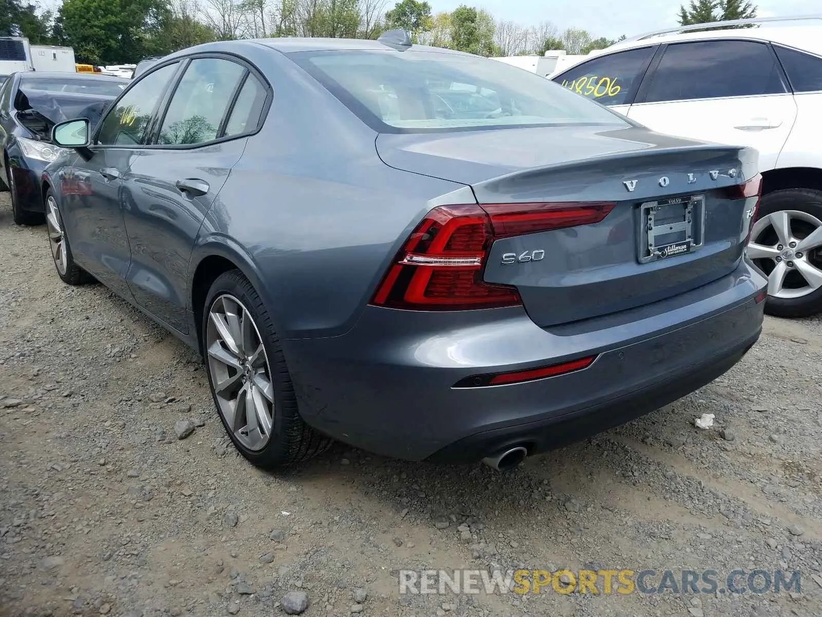 3 Photograph of a damaged car 7JRA22TK4LG031854 VOLVO S60 T6 MOM 2020
