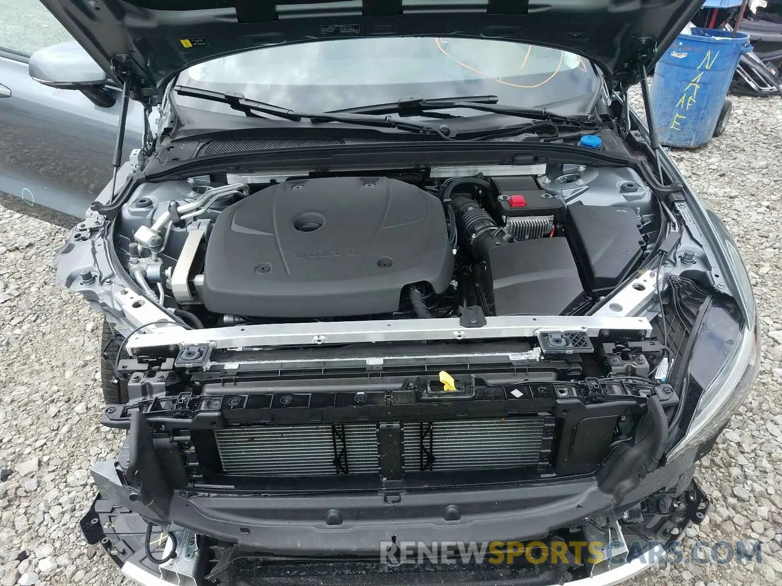 7 Photograph of a damaged car 7JRA22TK5LG038294 VOLVO S60 T6 MOM 2020
