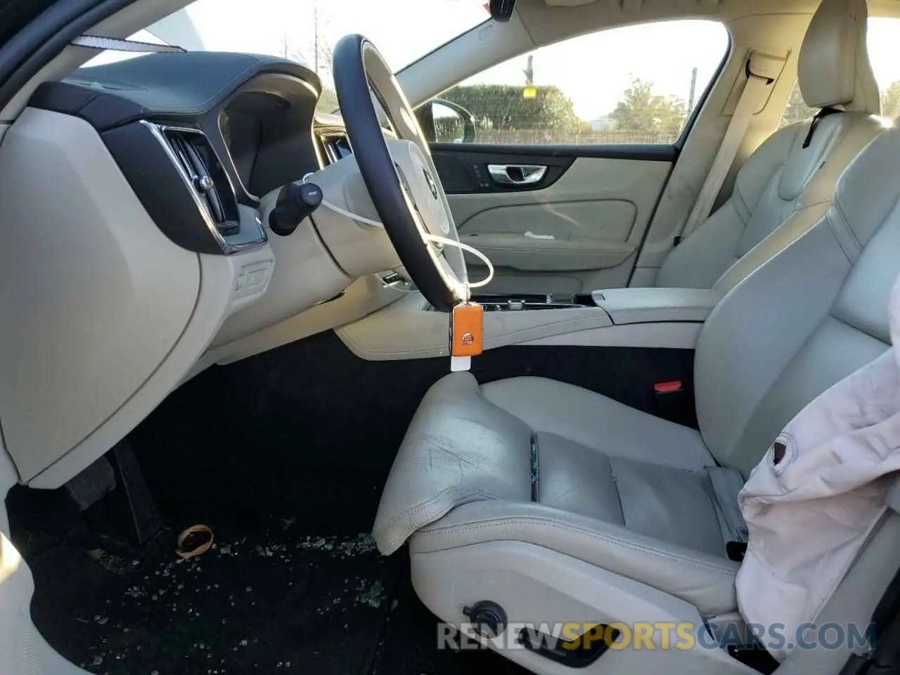 7 Photograph of a damaged car 7JRBR0FL8MG122975 VOLVO S60 T8 REC 2021