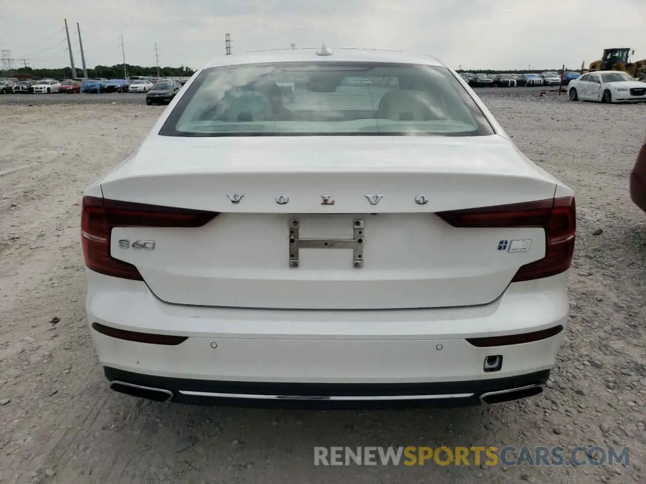 6 Photograph of a damaged car 7JRBR0FLXNG172455 VOLVO S60 T8 REC 2022