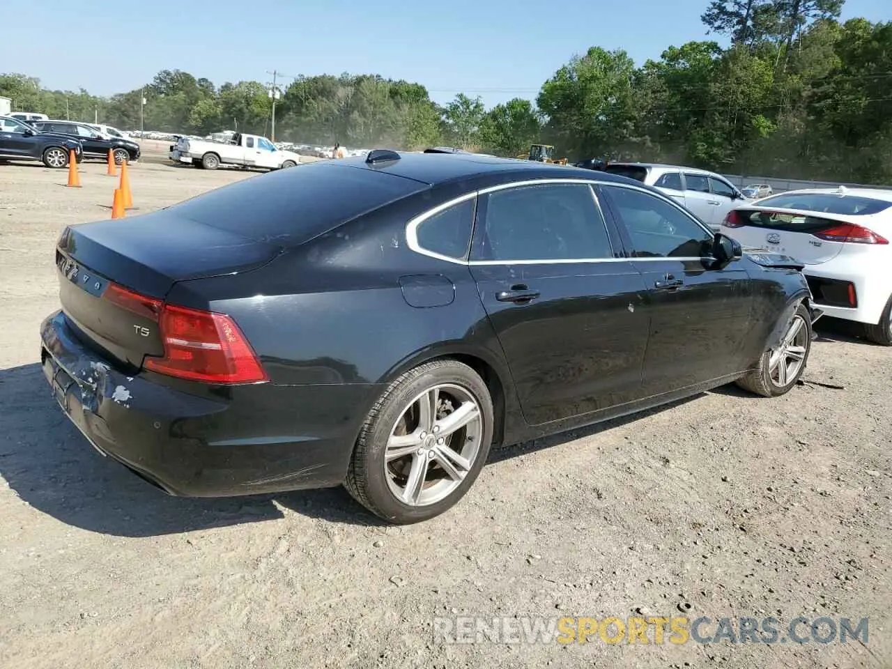 3 Photograph of a damaged car LVY102AK1KP089404 VOLVO S90 2019