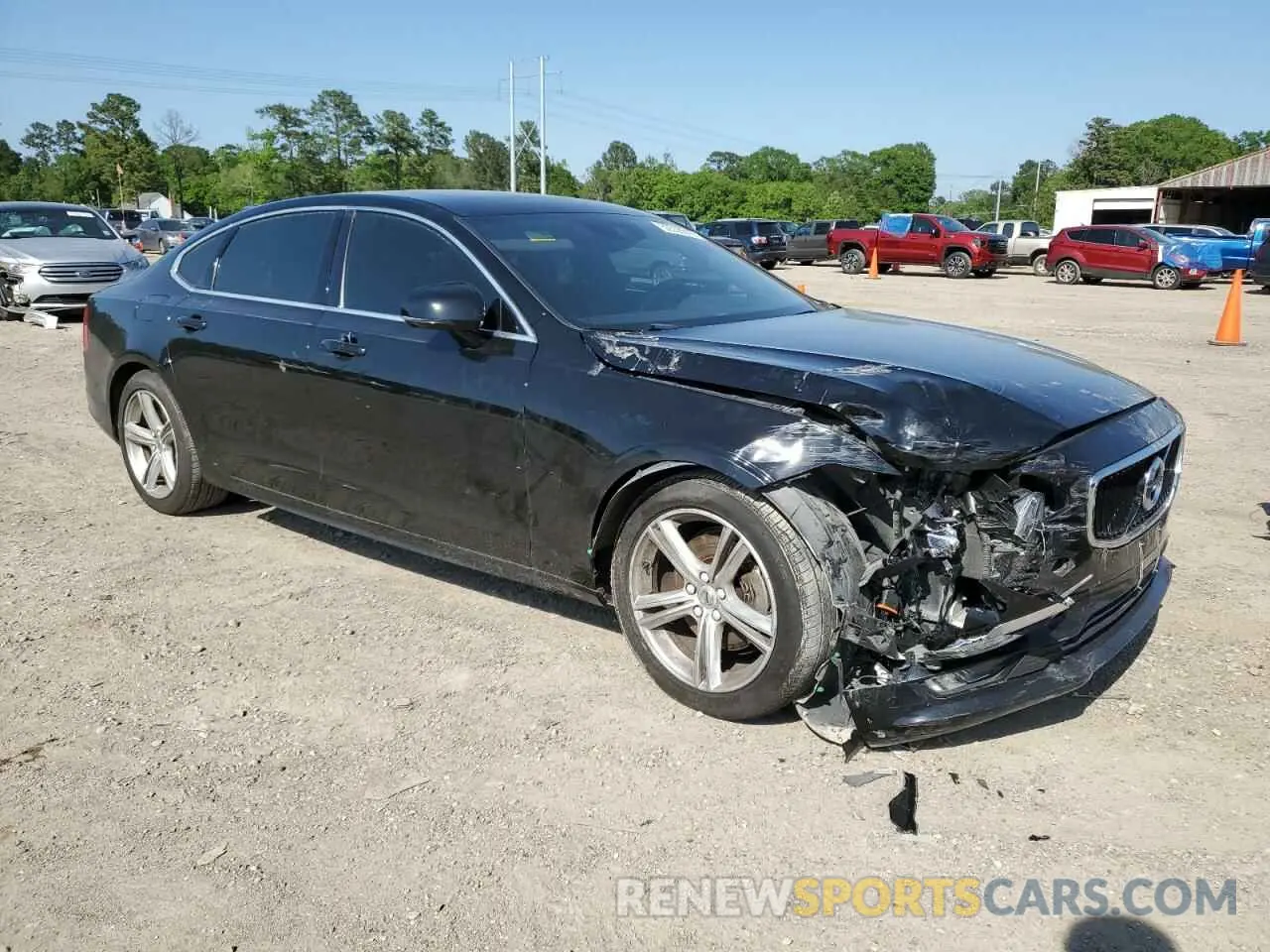 4 Photograph of a damaged car LVY102AK1KP089404 VOLVO S90 2019