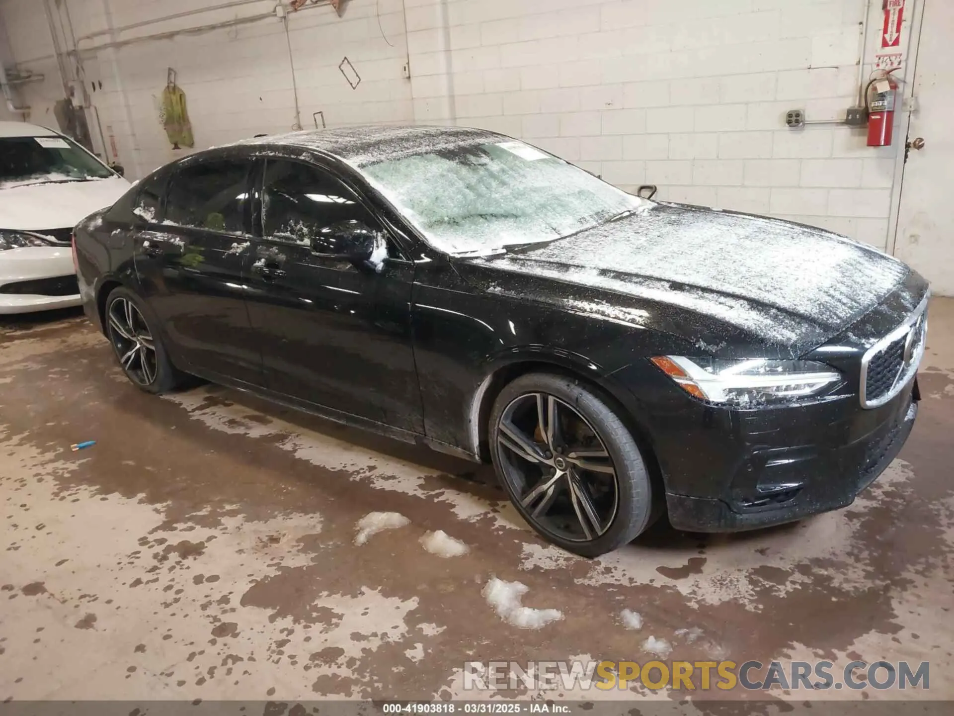 1 Фотография поврежденного автомобиля LVYA22MT3LP158769 VOLVO S90 2020