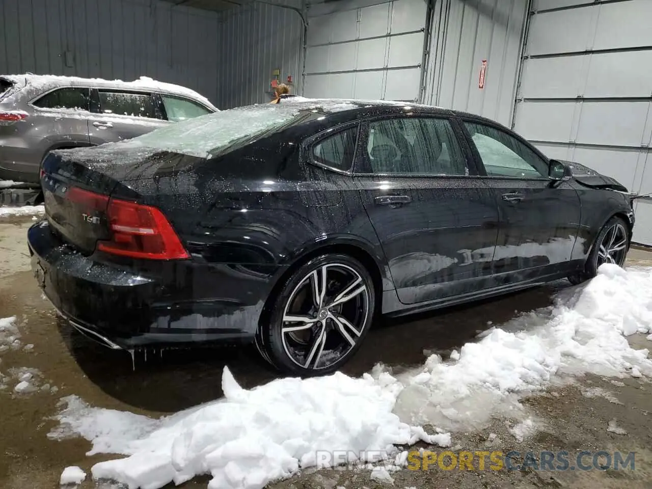 3 Photograph of a damaged car LVYA22MT9LP175852 VOLVO S90 2020