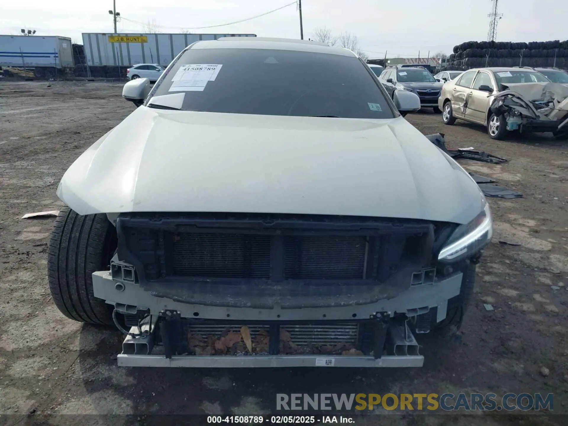 11 Photograph of a damaged car LVYA22ML8MP206915 VOLVO S90 2021