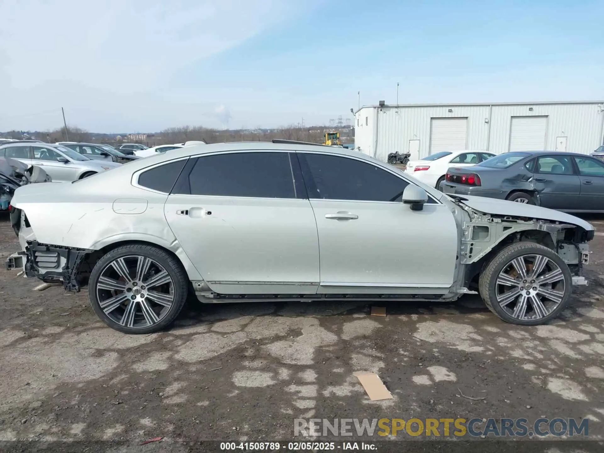 12 Photograph of a damaged car LVYA22ML8MP206915 VOLVO S90 2021