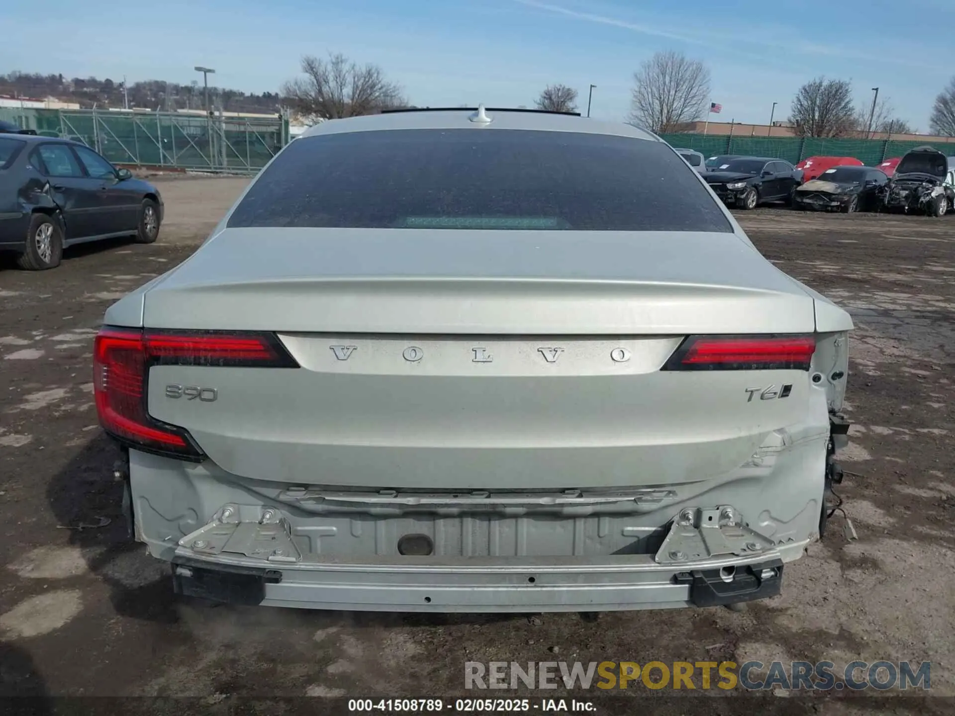 15 Photograph of a damaged car LVYA22ML8MP206915 VOLVO S90 2021