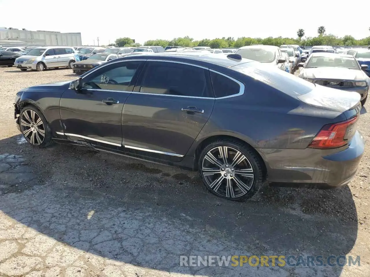2 Photograph of a damaged car LVY062ML2NP265542 VOLVO S90 B6 INS 2022
