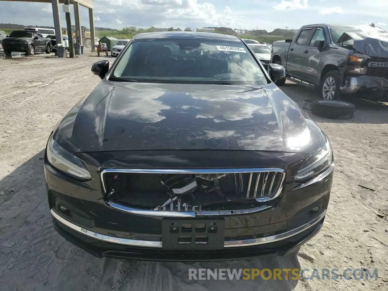 5 Photograph of a damaged car LVY062ML3NP269292 VOLVO S90 B6 INS 2022