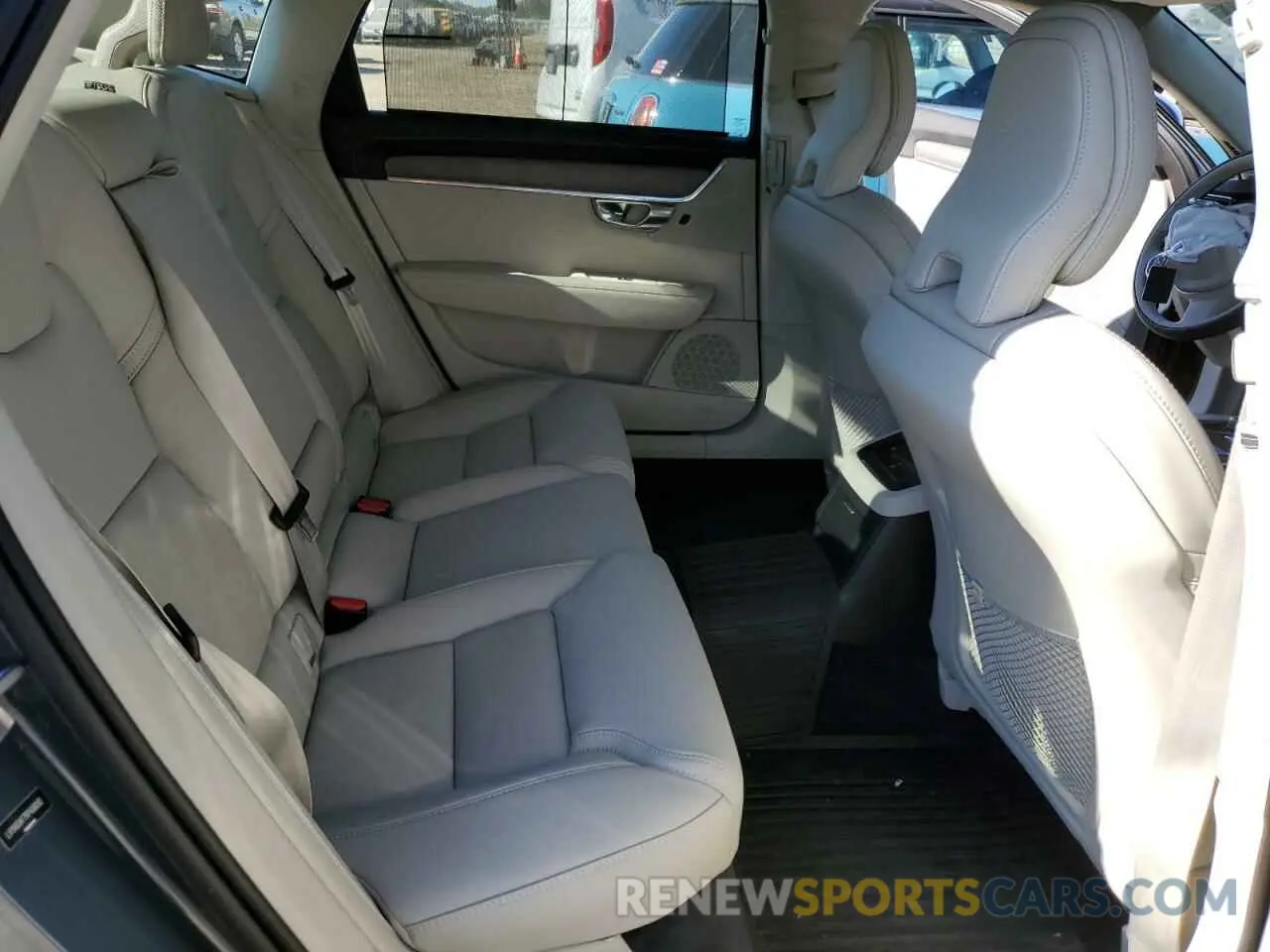 10 Photograph of a damaged car LVYH60AF7RP408092 VOLVO S90 ULTIMA 2024