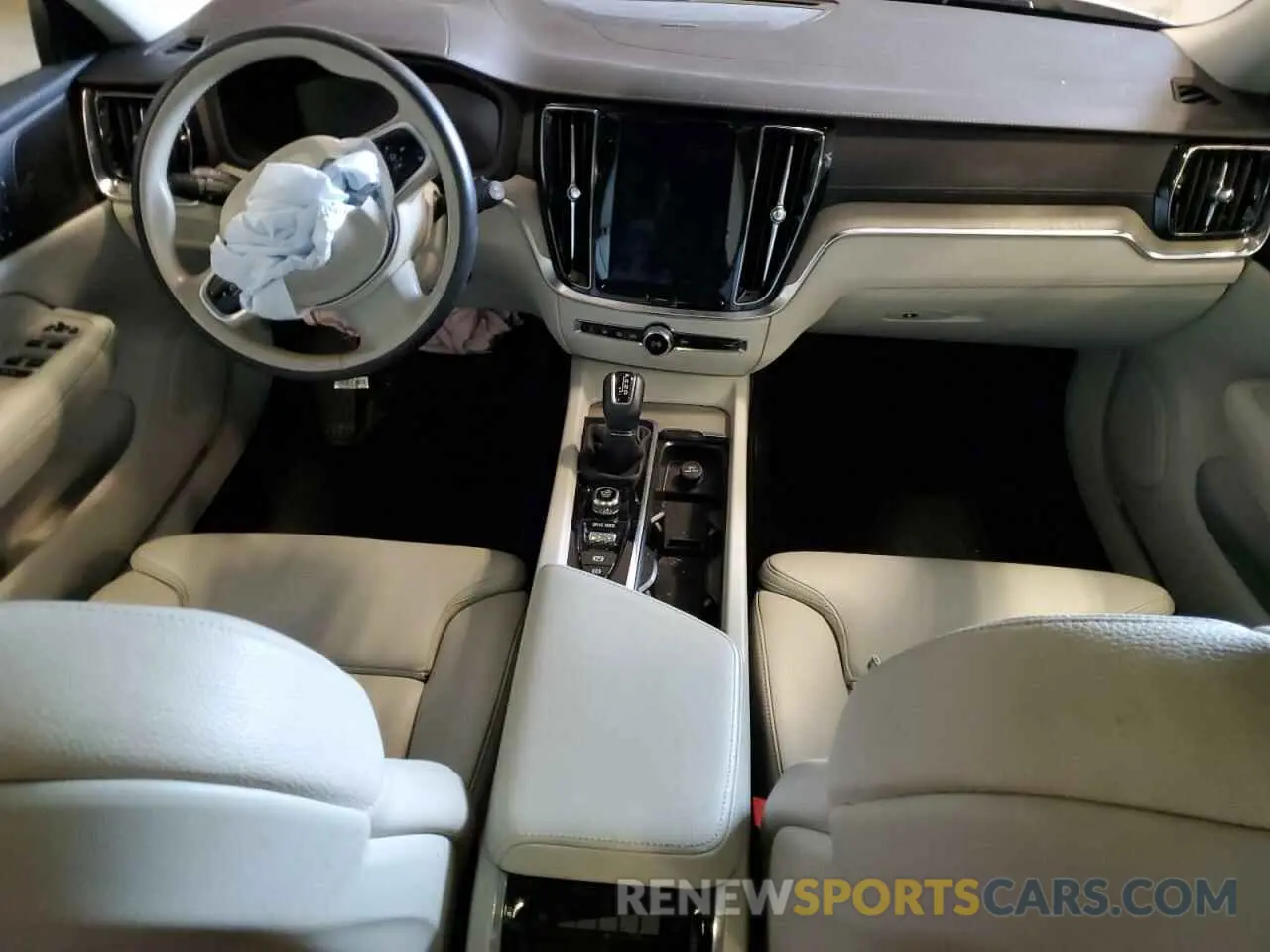 8 Photograph of a damaged car YV1A22SL6K2335587 VOLVO V60 2019