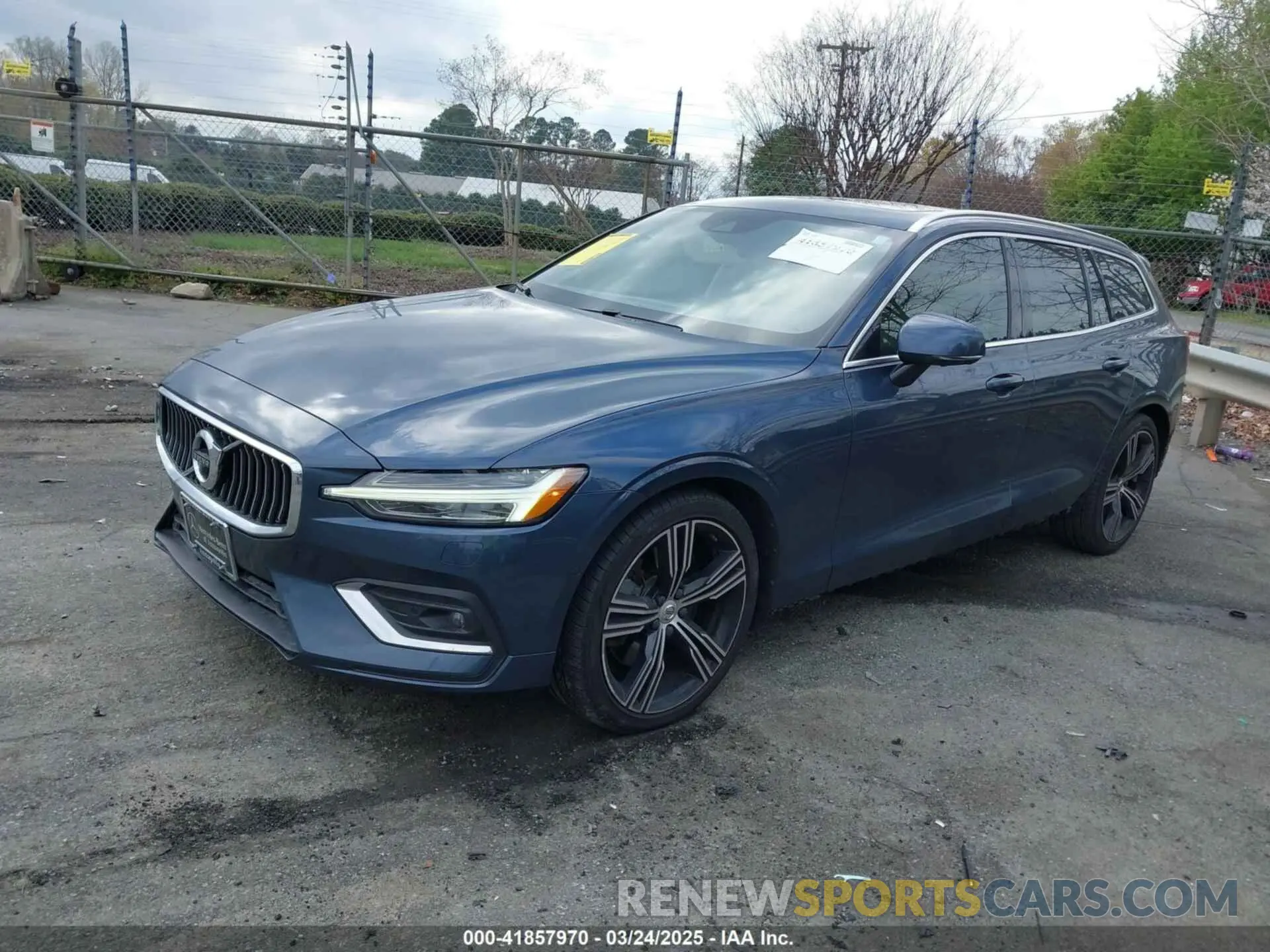 2 Photograph of a damaged car YV1A22SL7K2325537 VOLVO V60 2019