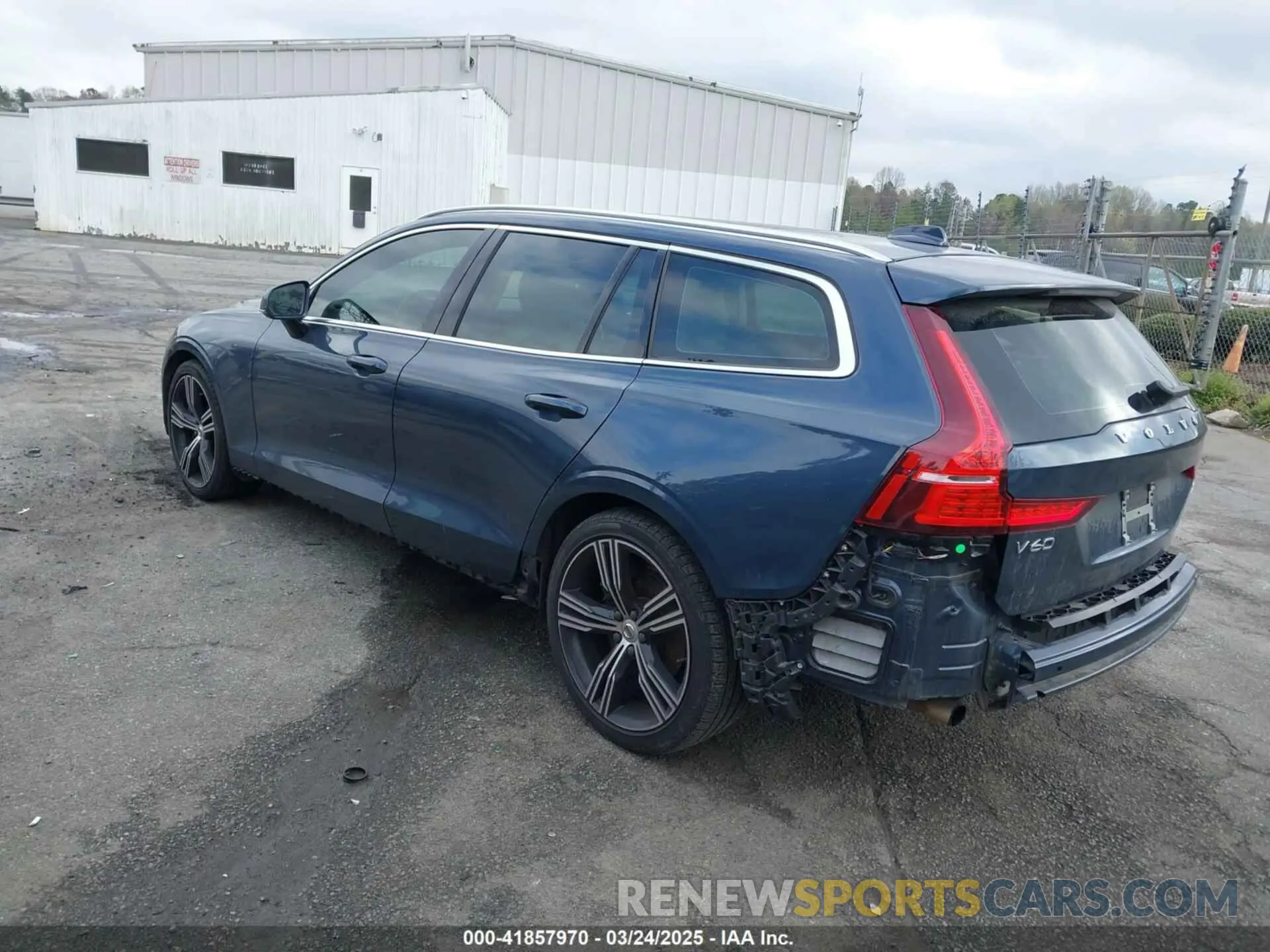 3 Photograph of a damaged car YV1A22SL7K2325537 VOLVO V60 2019