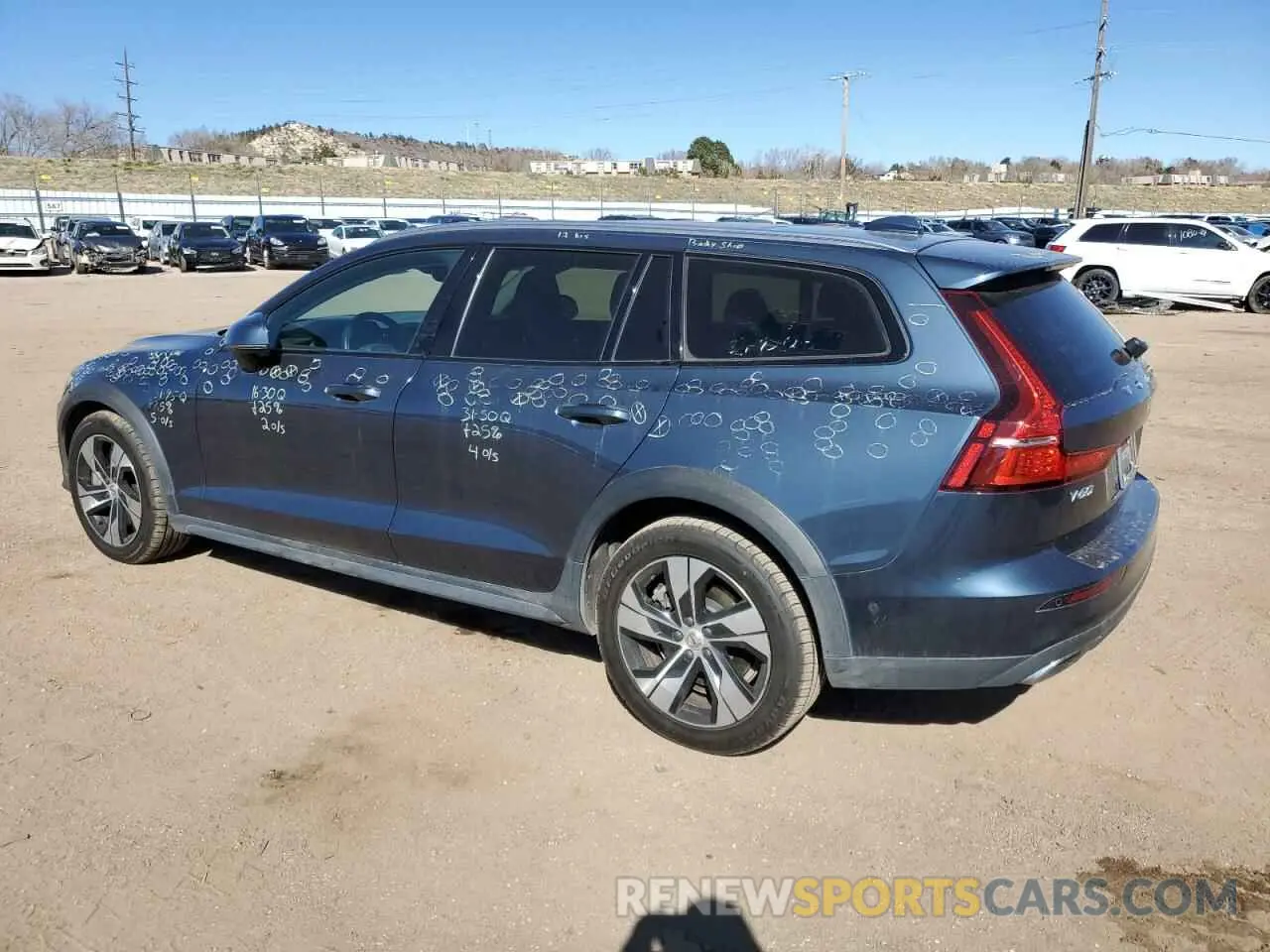 2 Photograph of a damaged car YV4102WK6L1042595 VOLVO V60 2020
