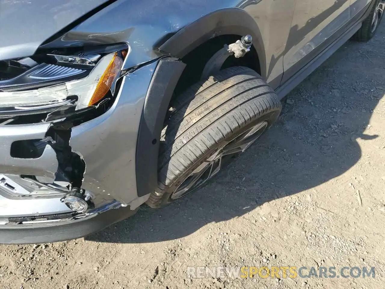 12 Photograph of a damaged car YV4102WK8L1030464 VOLVO V60 2020