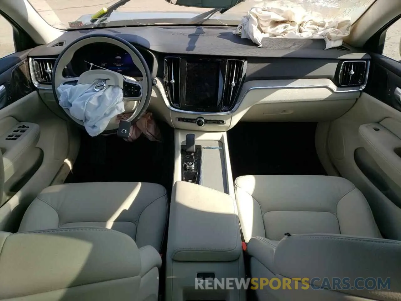 8 Фотография поврежденного автомобиля YV4L12WZ6P2110672 VOLVO V60 2023