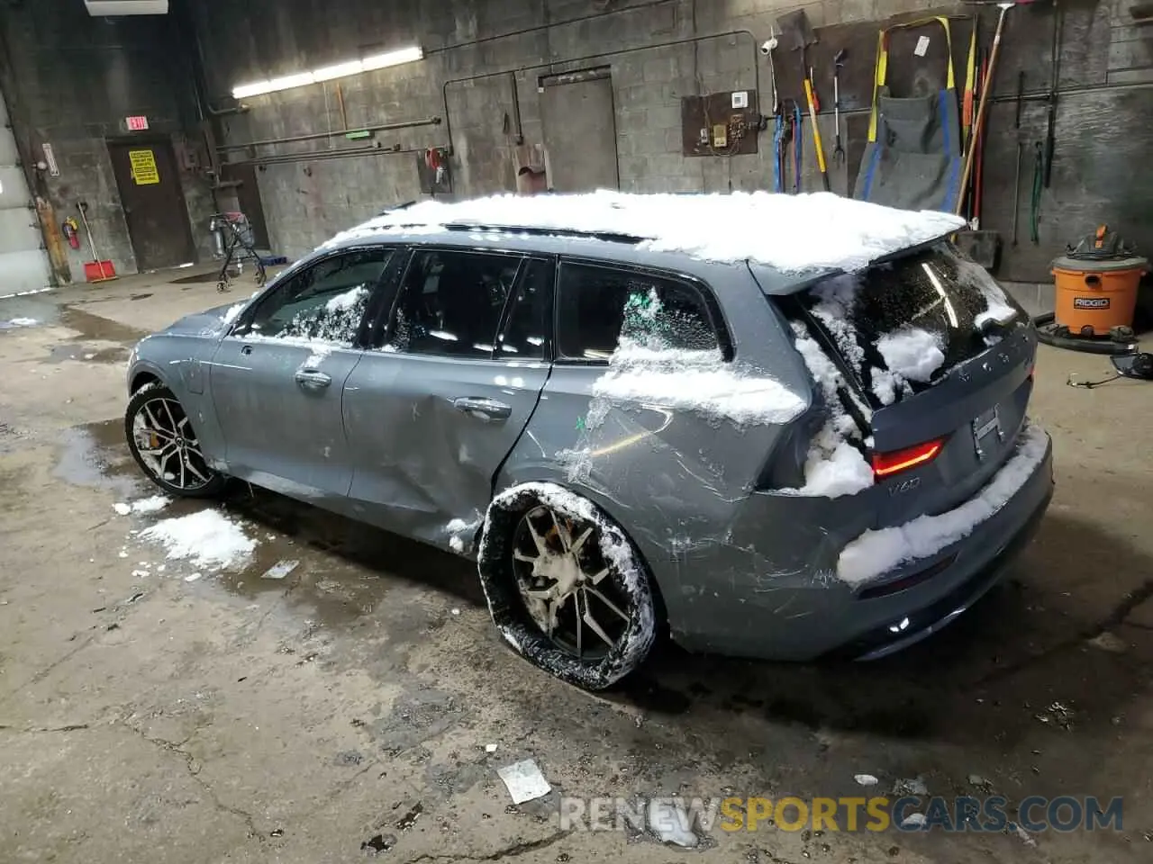 2 Фотография поврежденного автомобиля YV1H60EP1R1621286 VOLVO V60 2024