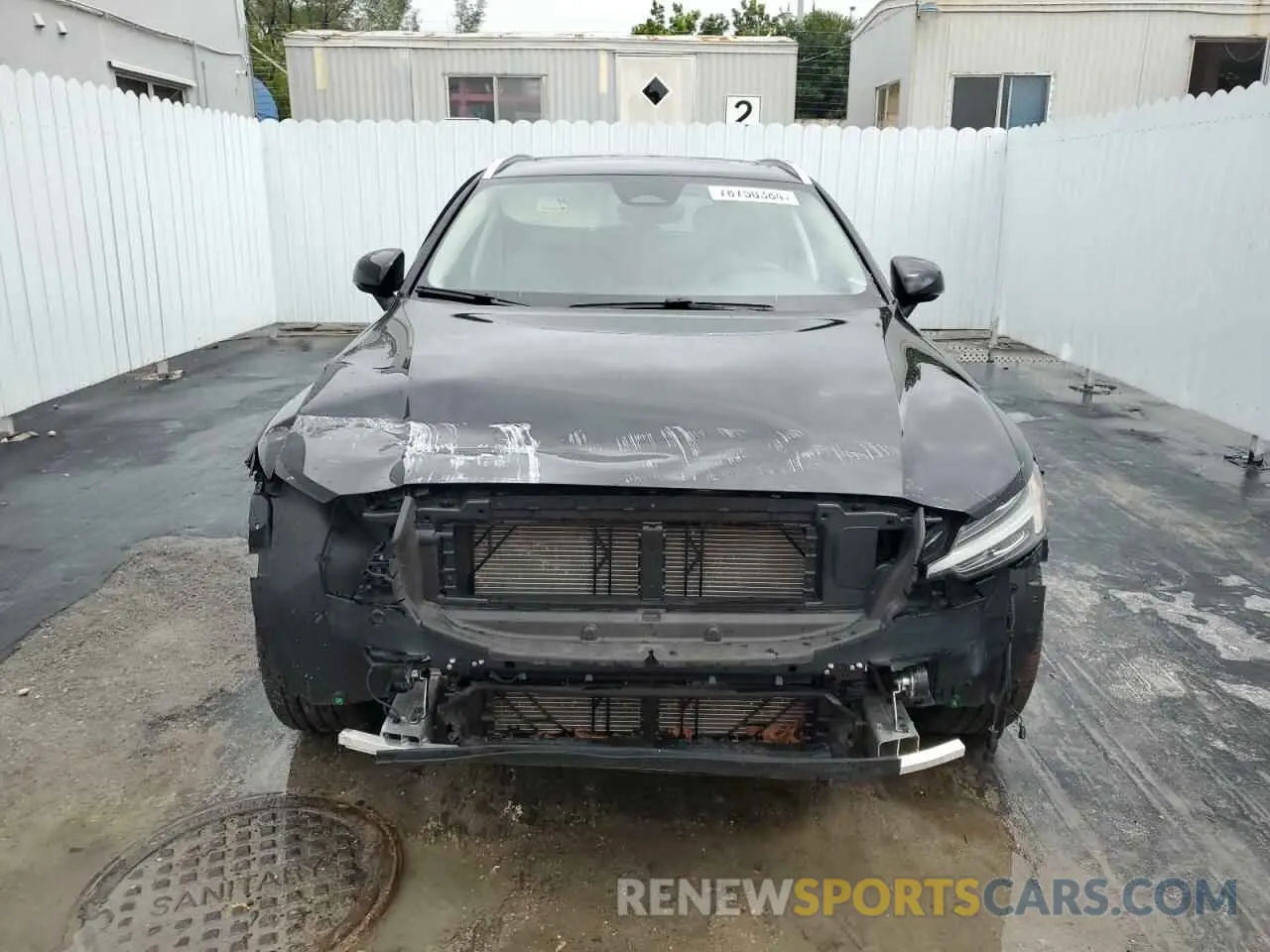 5 Photograph of a damaged car YV4L12WY5R2134732 VOLVO V60 2024