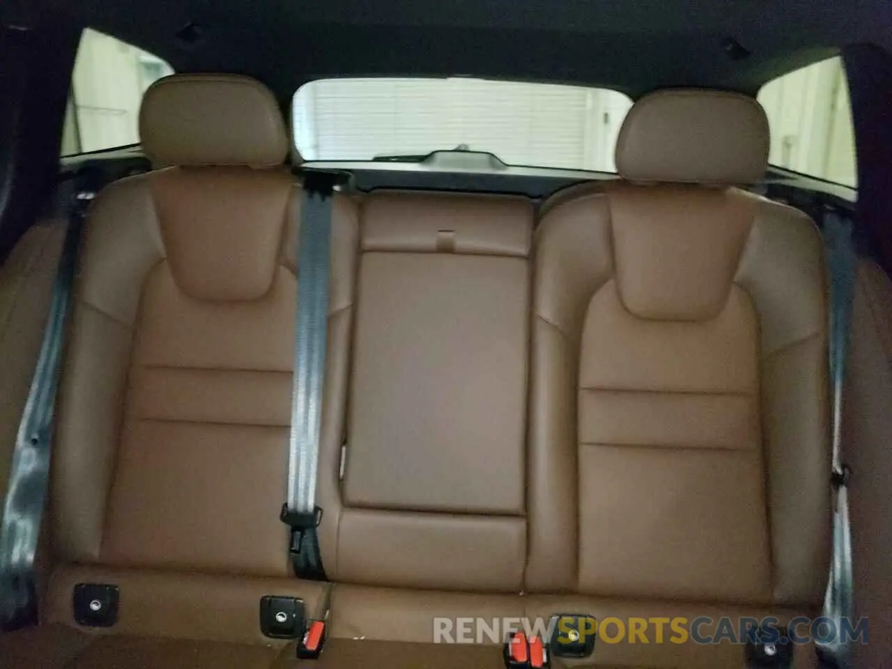 10 Photograph of a damaged car YV4L12WY5R2136187 VOLVO V60 2024
