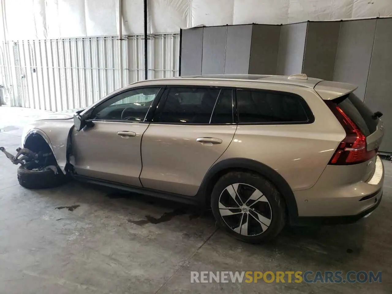 2 Photograph of a damaged car YV4L12WY5R2136187 VOLVO V60 2024