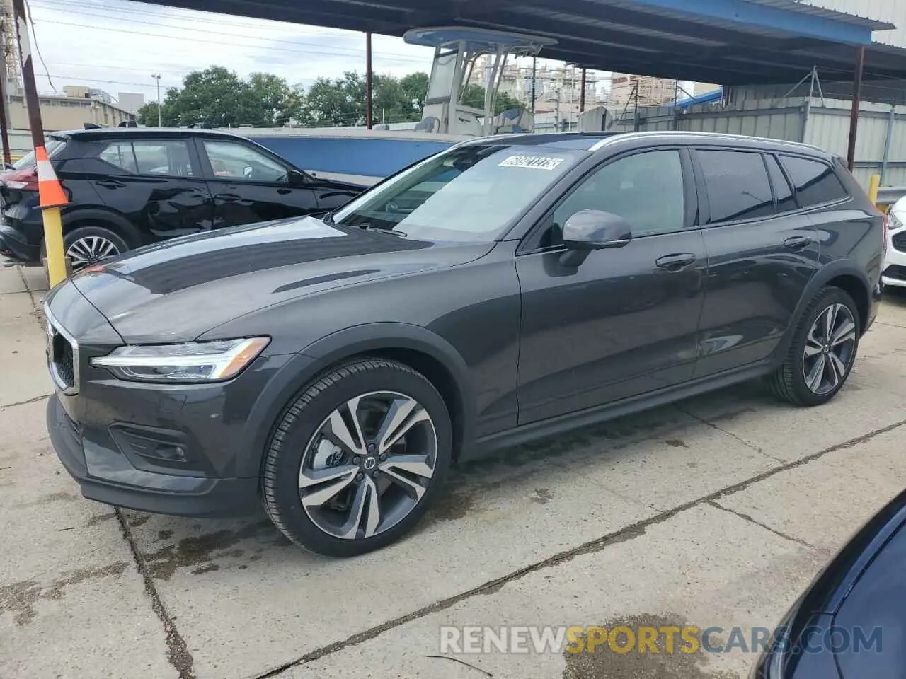 1 Photograph of a damaged car YV4L12WK3S2149179 VOLVO V60 2025