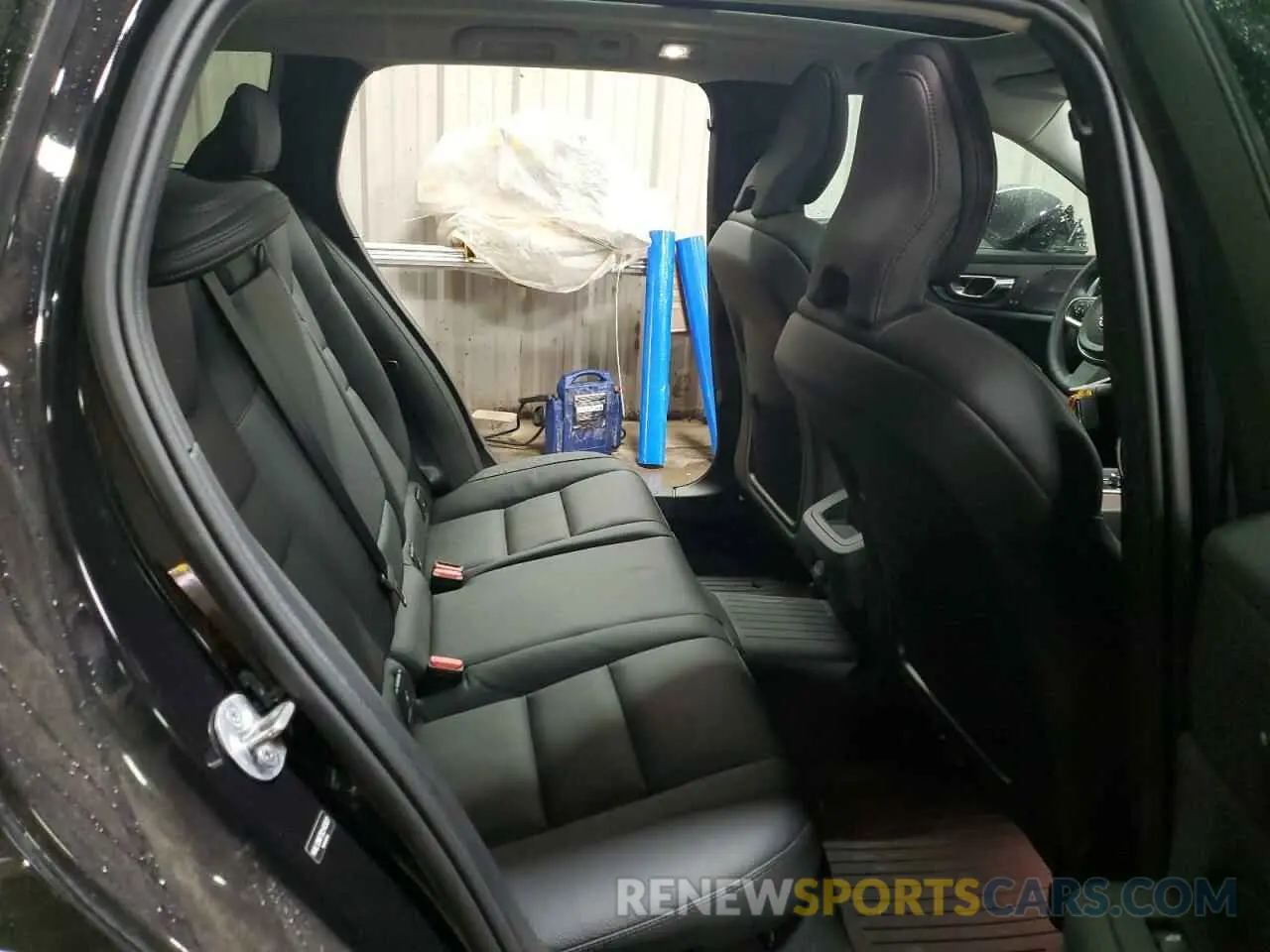 10 Фотография поврежденного автомобиля YV4L12WK7S2145927 VOLVO V60 2025