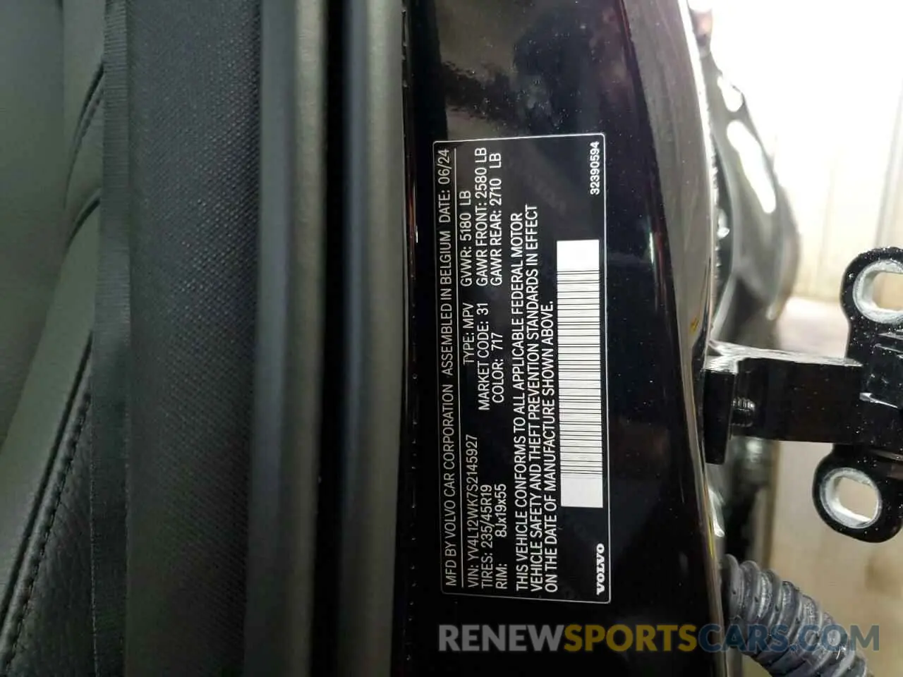 13 Фотография поврежденного автомобиля YV4L12WK7S2145927 VOLVO V60 2025