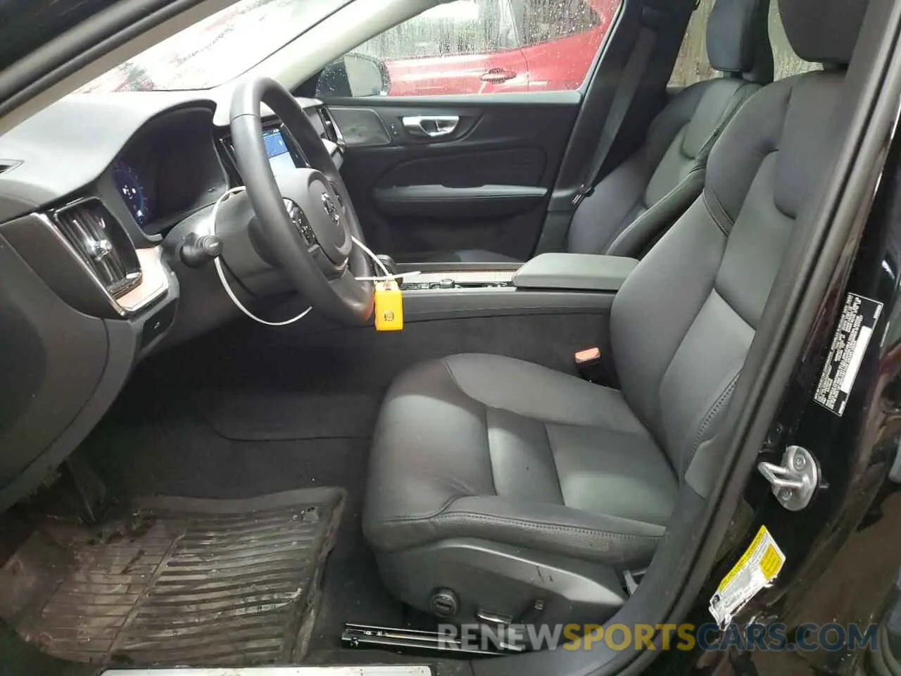7 Фотография поврежденного автомобиля YV4L12WK7S2145927 VOLVO V60 2025