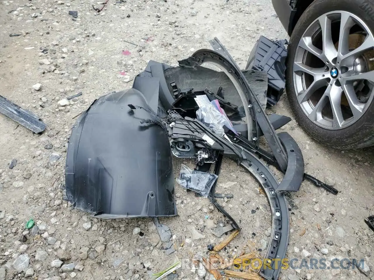 12 Photograph of a damaged car YV4L12WK7S2146849 VOLVO V60 2025