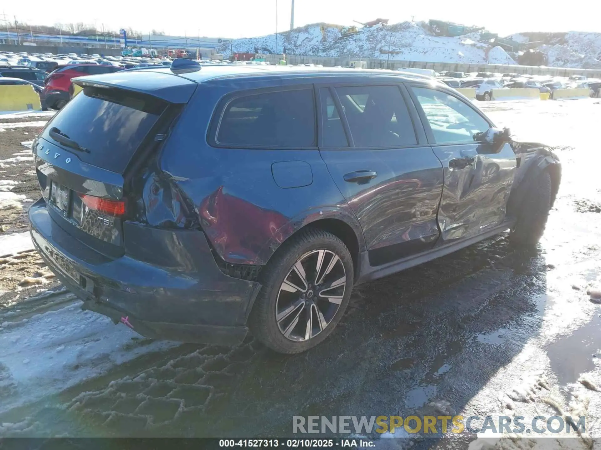 4 Фотография поврежденного автомобиля YV4102WK8L1031646 VOLVO V60 CROSS COUNTRY 2020