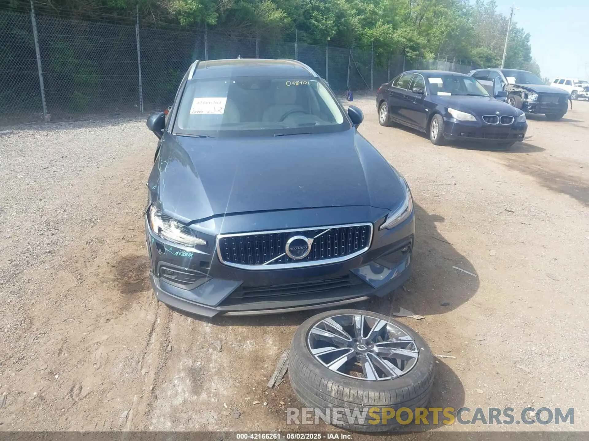 19 Photograph of a damaged car YV4102WK8L1048401 VOLVO V60 CROSS COUNTRY 2020