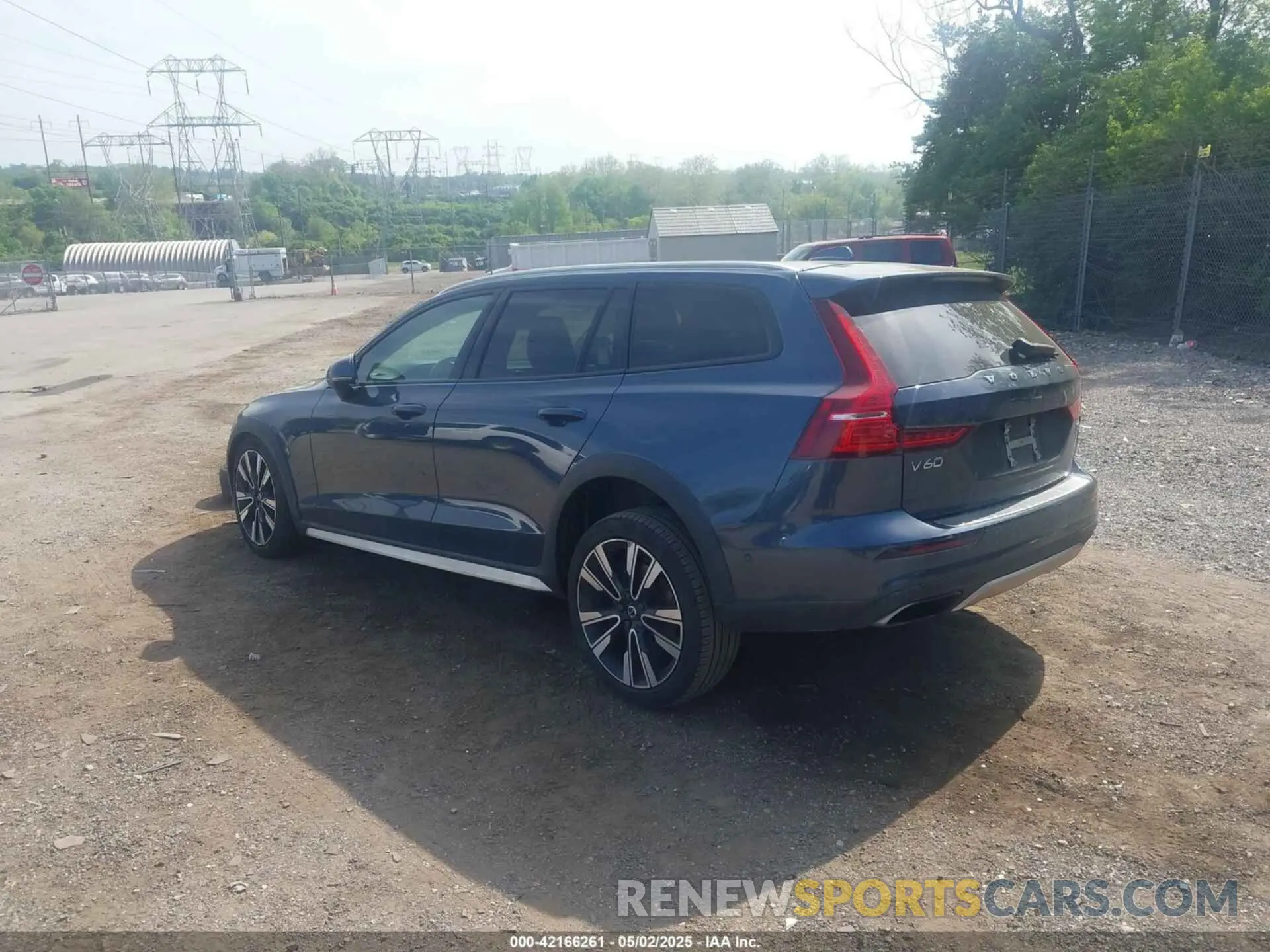 3 Photograph of a damaged car YV4102WK8L1048401 VOLVO V60 CROSS COUNTRY 2020